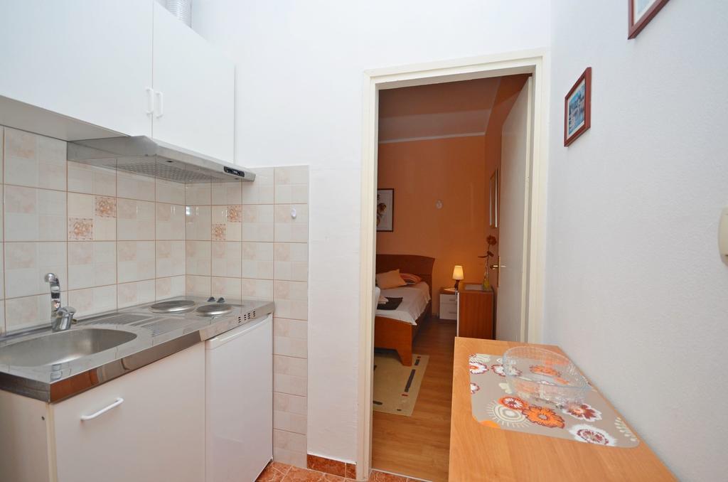 Apartments And Room Zinka Vodice Exterior foto